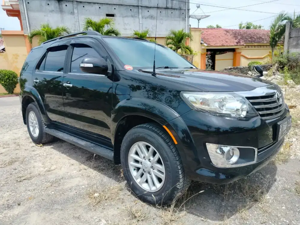 Grand Fortuner Diesel Matic 2012 low km 83333 pajak panjang original