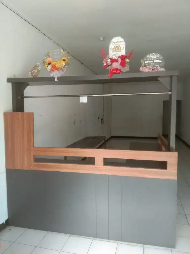 Meja kasir untuk jualan