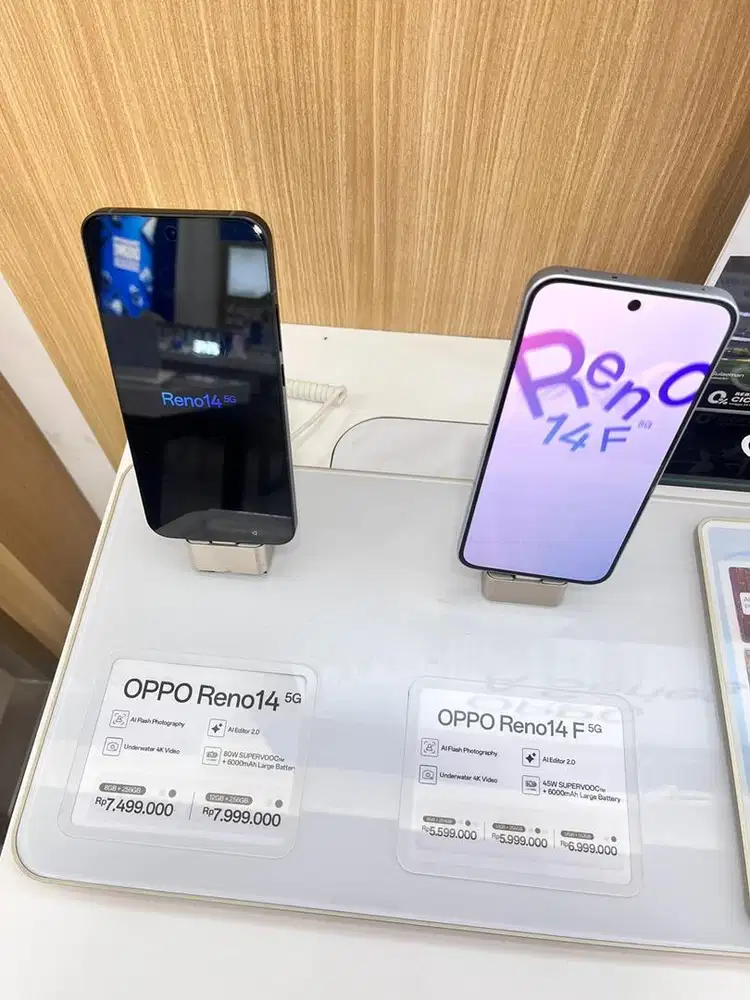 OPPO juga ada lohh cukup bawa KTP sama dowload apk HOME CREDIT!