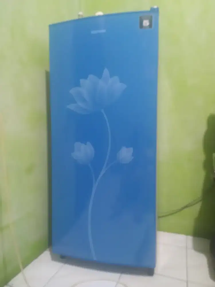 DIJUAL KULKAS 1 PINTU  MERK POLITRON
