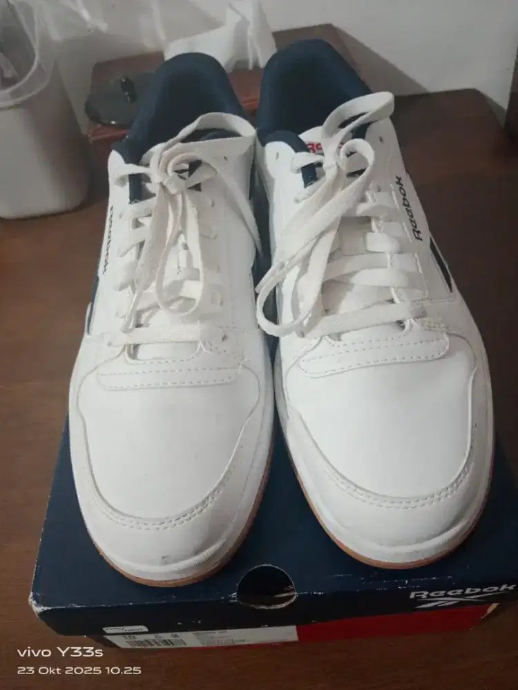 Sepatu Reebok Warna Putih