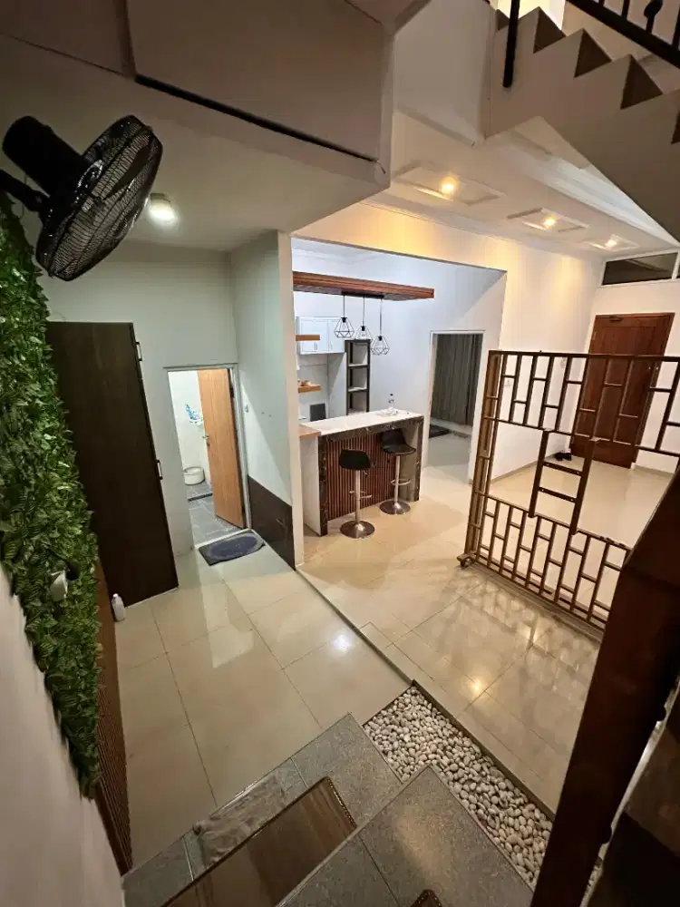 DISEWAKAN RUMAH 2 LANTAI DI CLUSTER ALFAREZQY REGENCY BEKASI TIMUR