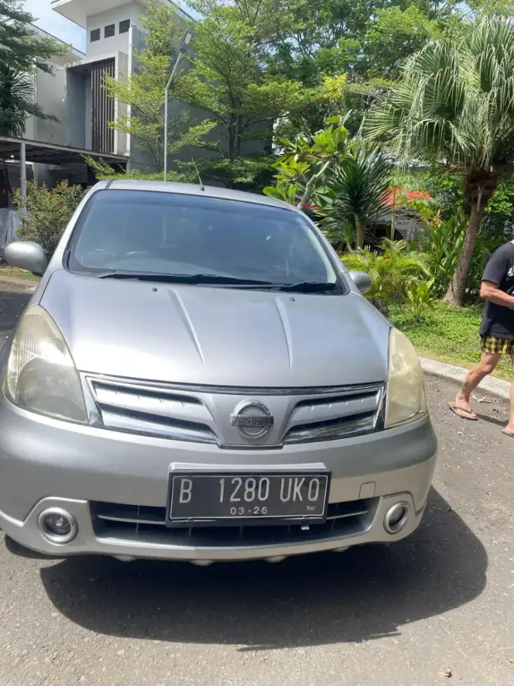 Nissan Grand livina 2011 Bensin