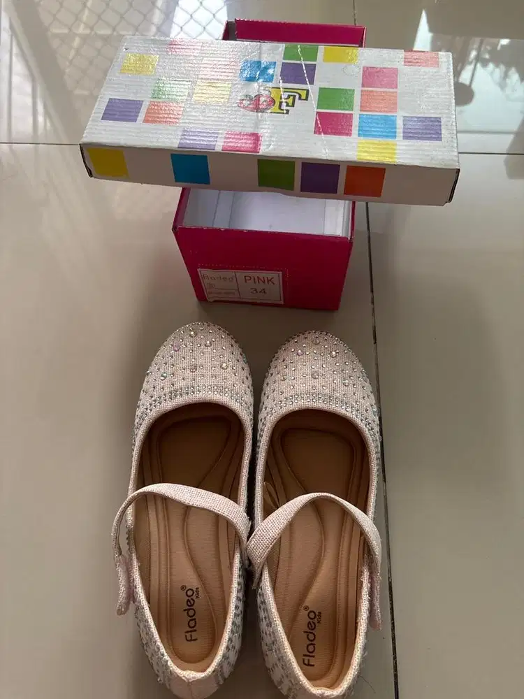 Sepatu anak perempuan fladeo