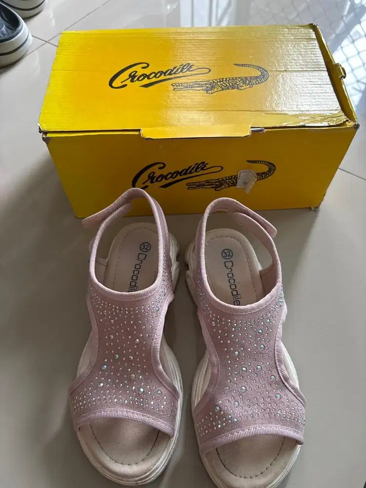 Sepatu sandal anak perempuan crocodile