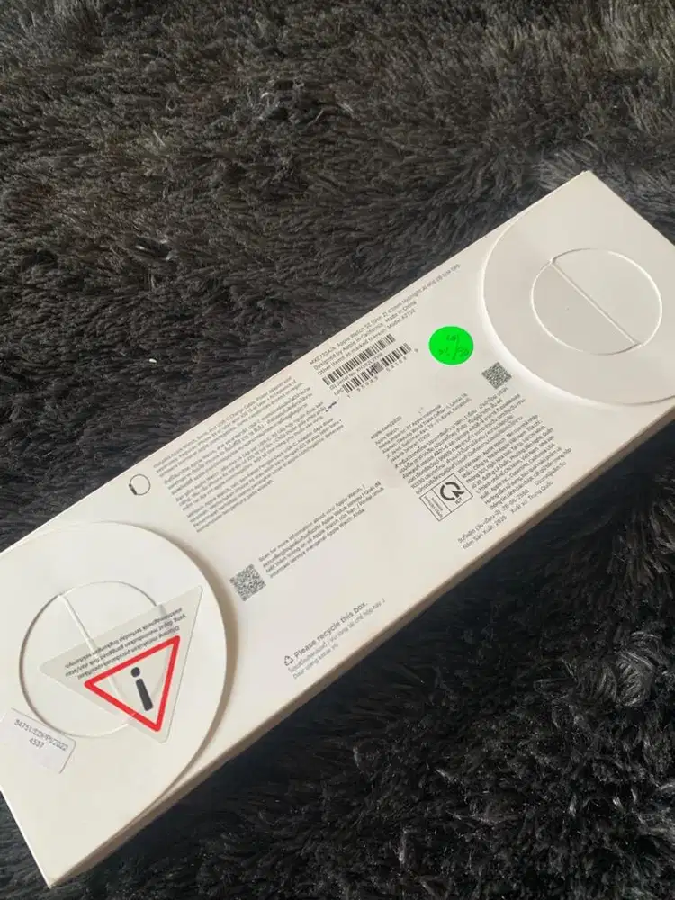BNIB(NEW) Apple Watch SE Gen 2 Midnight 40mm IBOX