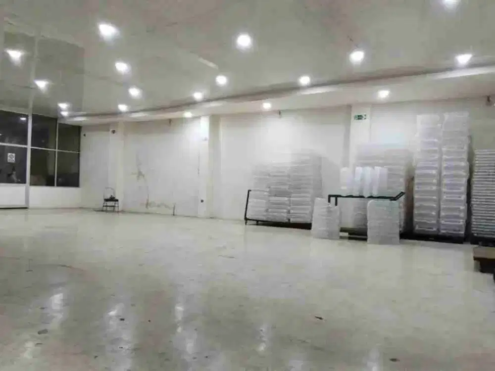 Dijual Cepat murah.
Gudang jalan raya Setu, Cibitung, Bekasi.