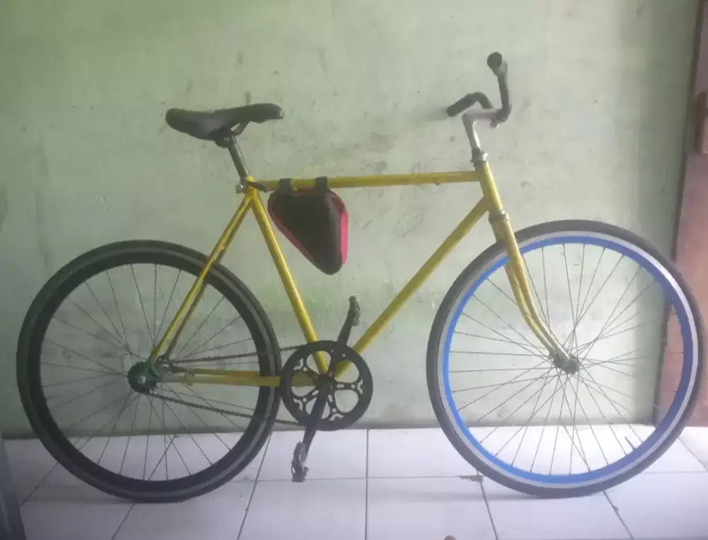 Sepeda balap rata air size 20 ban fixie UK 700