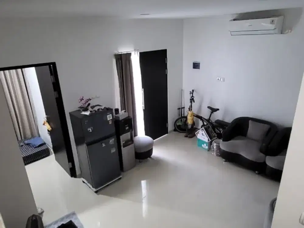 Disewakan rumah semi furnish eastern park sukolilo