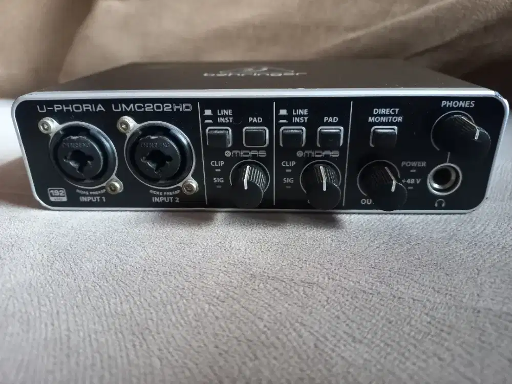 Soundcard audio behringer UMC202 HD normal bagus