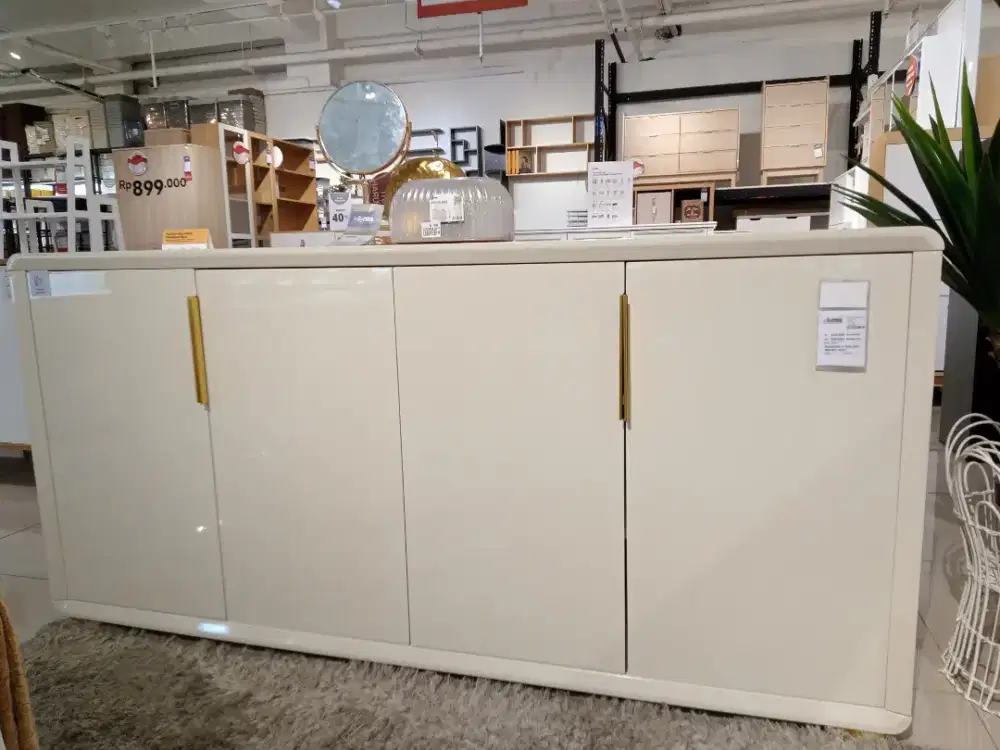 IRVIN CABINET 4 DOOR CABINET