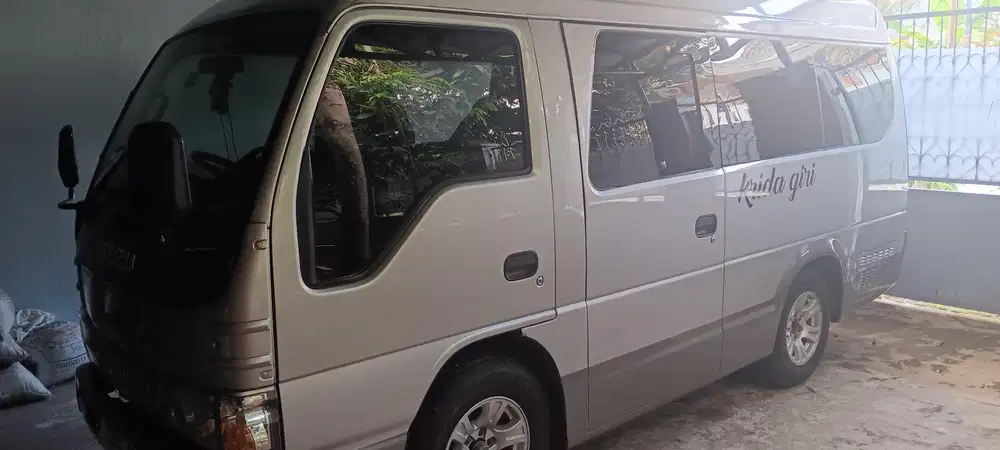 Isuzu Elf Minibus 2014 Diesel