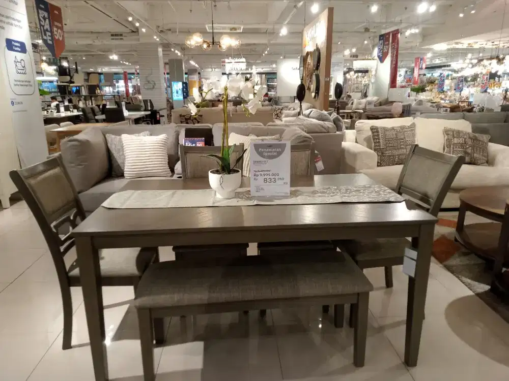 Virenning Dining Set