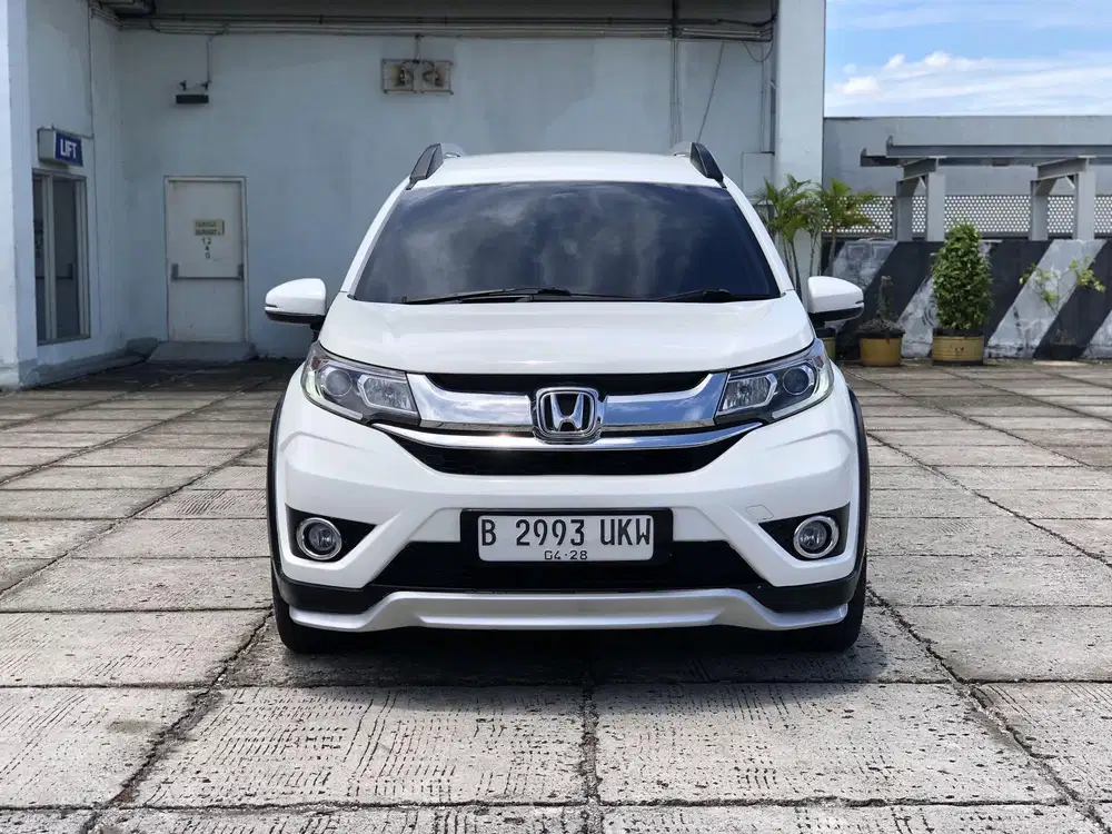 HONDA BRV E PRESTIGE MATIC 2018, PUTIH, Km 70rban
