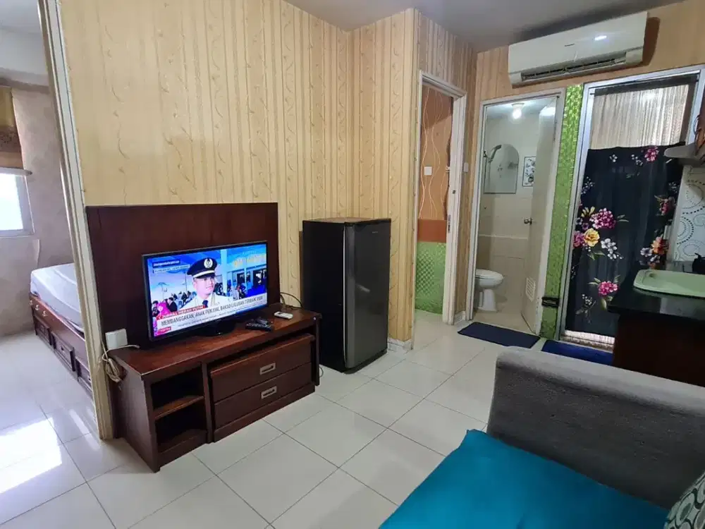 DISEWAKAN Apartemen Kalibata, VIOLA 2BR HOOK Furnish view Kolam Renang