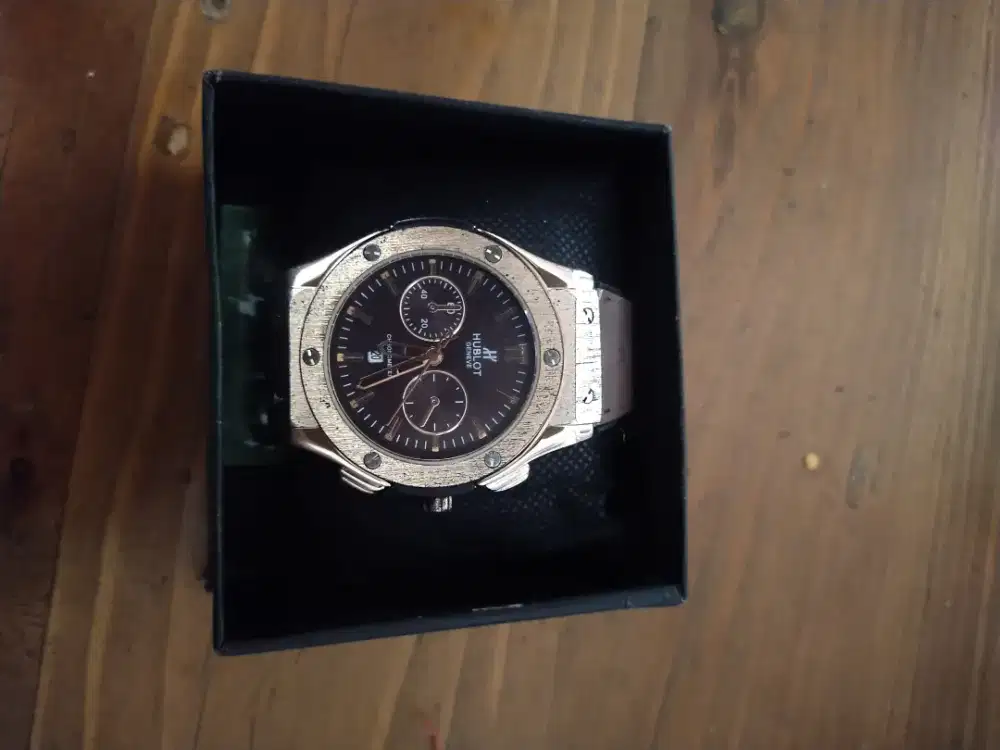 Jam tangan pria second