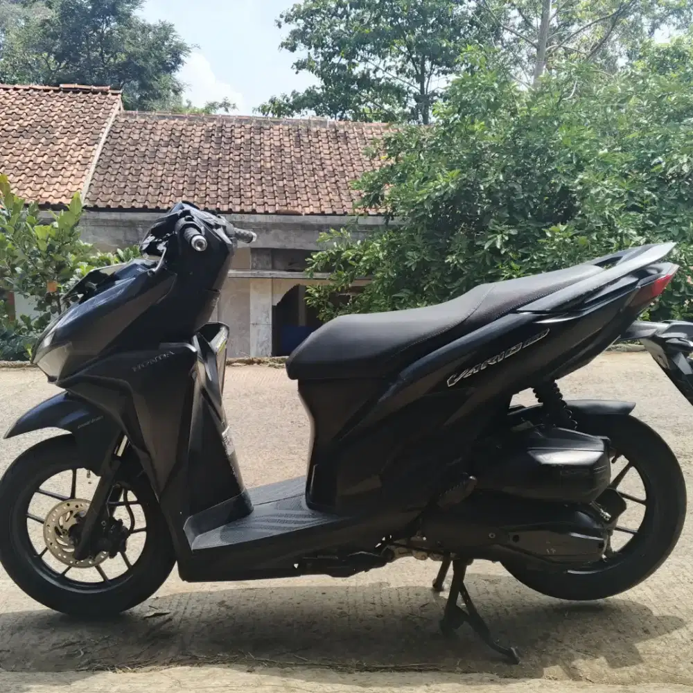 Honda vario 150cc hitam 2019 mulus