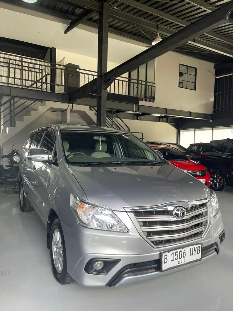 Kijang Innova 2.0 E AT Bensin 2014