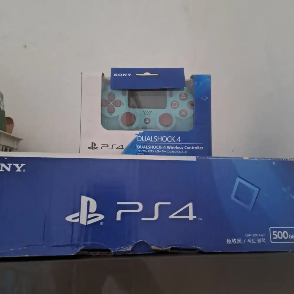 Jual ps 4 dan stik + kasetnya