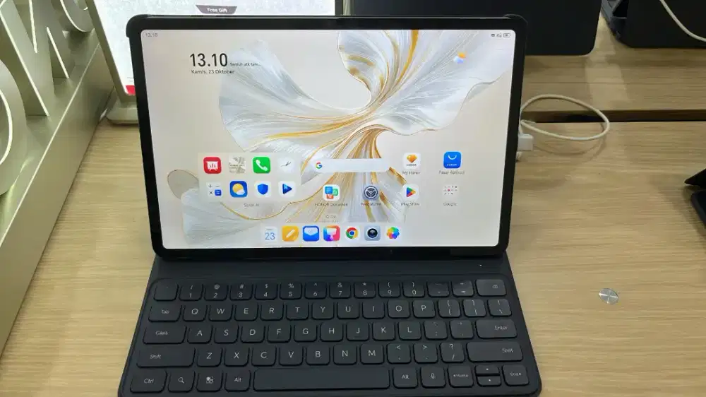 HONOR Pad 9 free keyboard + pen