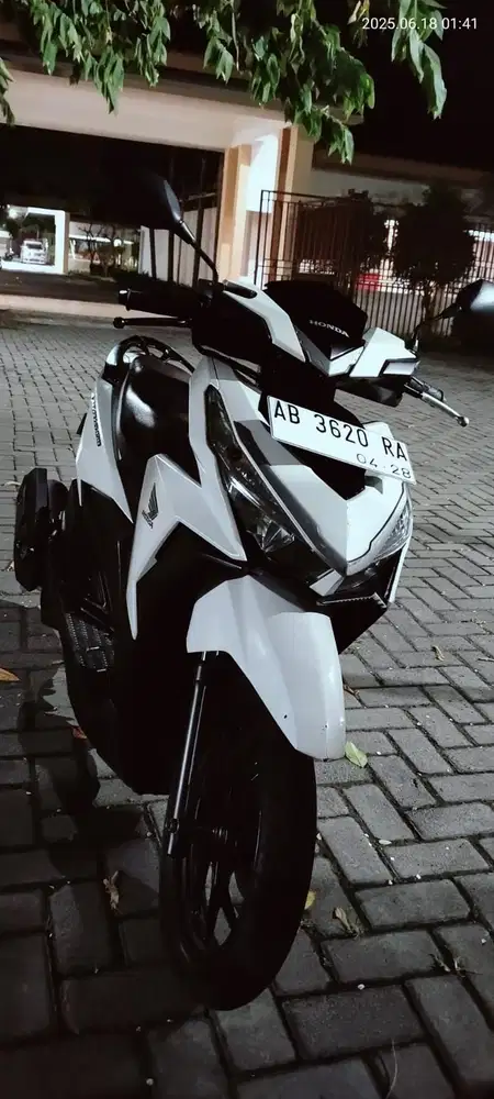 Honda Vario Putih 2018