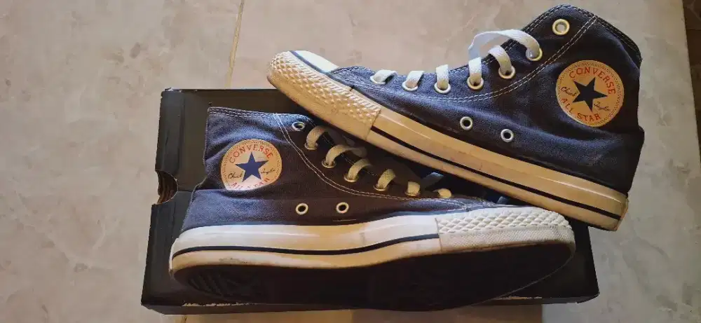 Sepatu converse