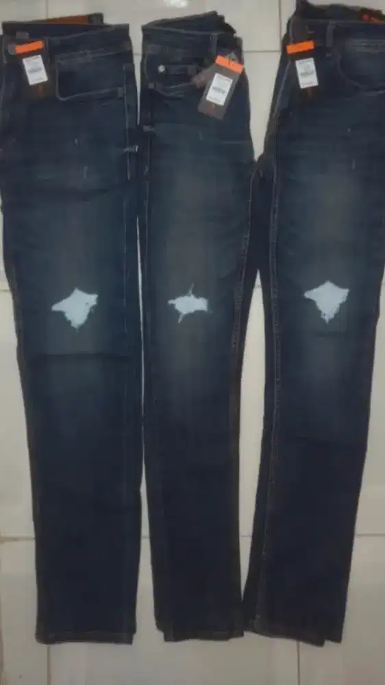 Nevada jeans ready size 28 & 32