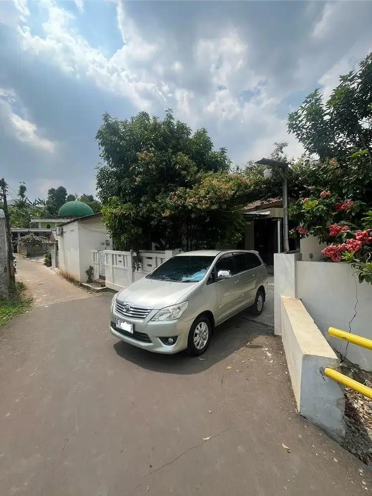 Toyota Kijang Innova 2012 Bensin