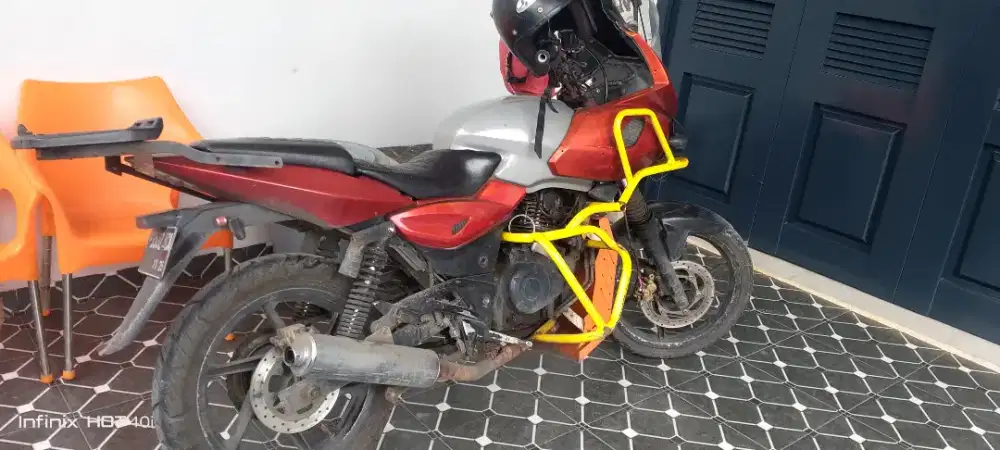 Jual bajaj Pulsar 220f