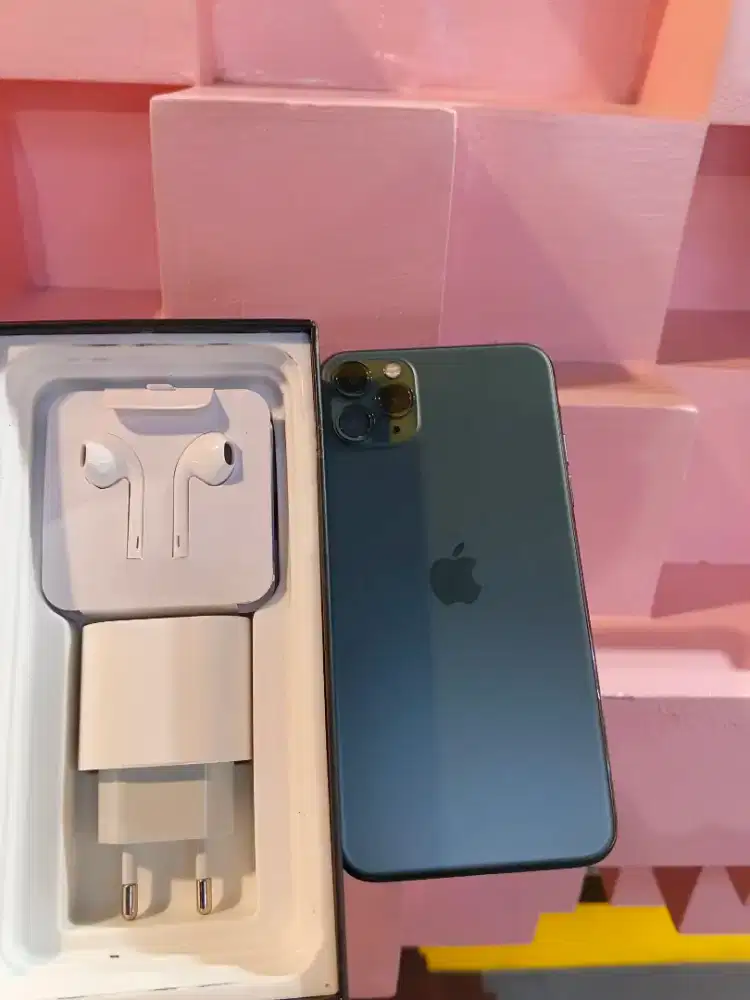 iphone 11 pro max 256gb yg jadi baru