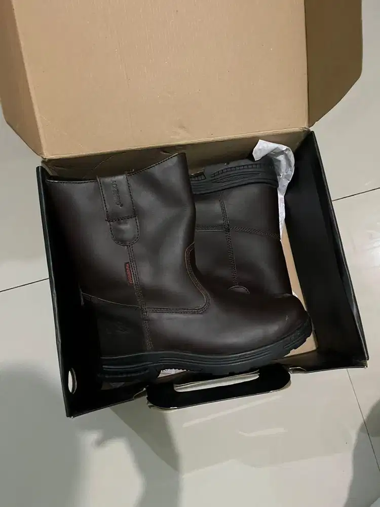 Safety boot - blackrhino