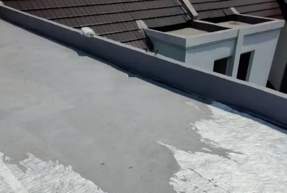 Atap spandek/lantai beton/genteng