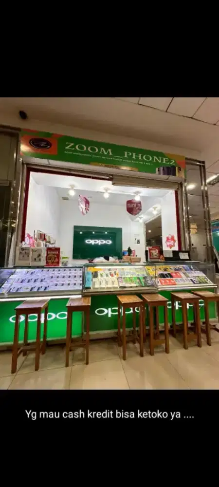 tiga etalase konter hp