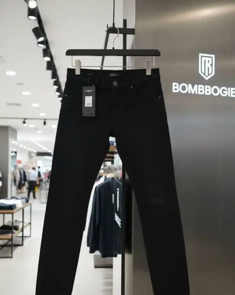Bombboogie jeans skinny black kondisi baru