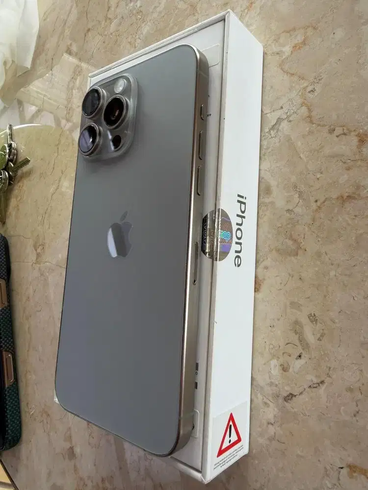 Iphone 15 Pro Max  256 natural titanium xgrs digimap resmi