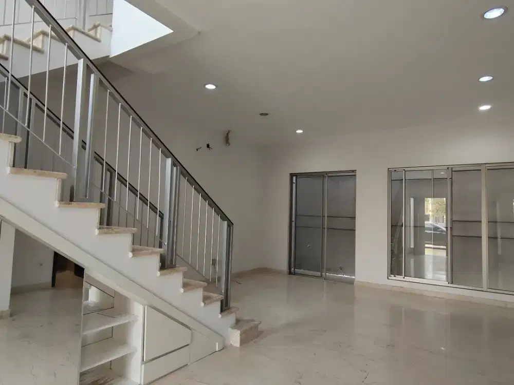Rumah Sewa di Golf Island PIK