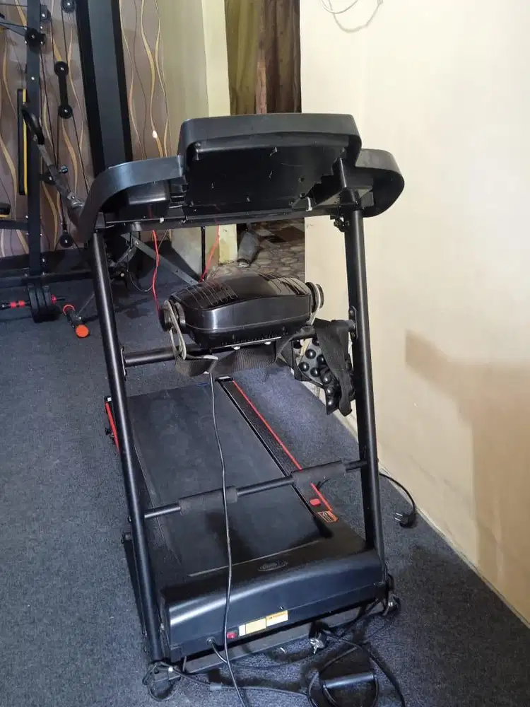 Dijual peralatan gym rumahan treadmill electric sepeda statis