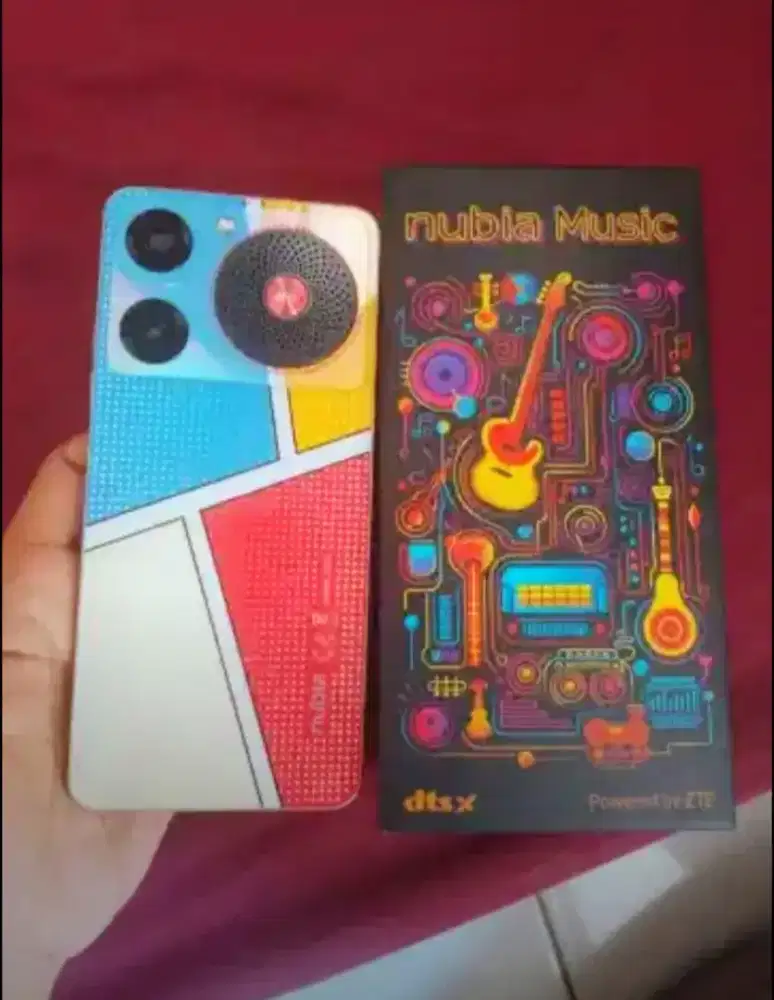 Pemakaian 8hri jual cepat ZTE Nubia music 4+4/128gb fullset nominus