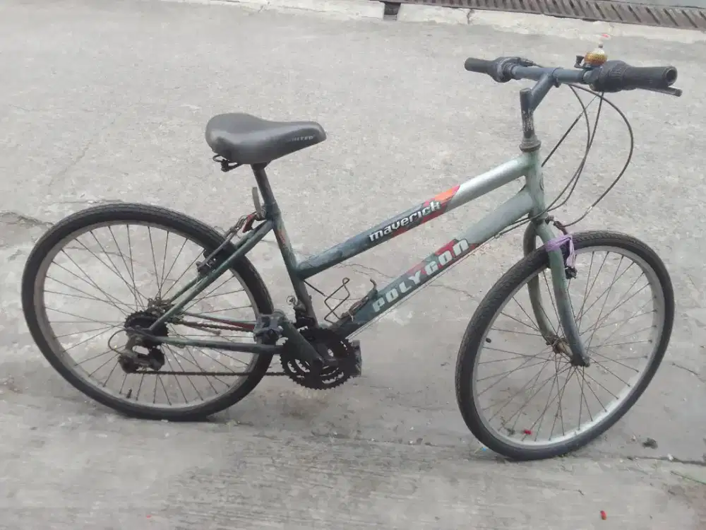Sepeda gunung polygon maverick 26