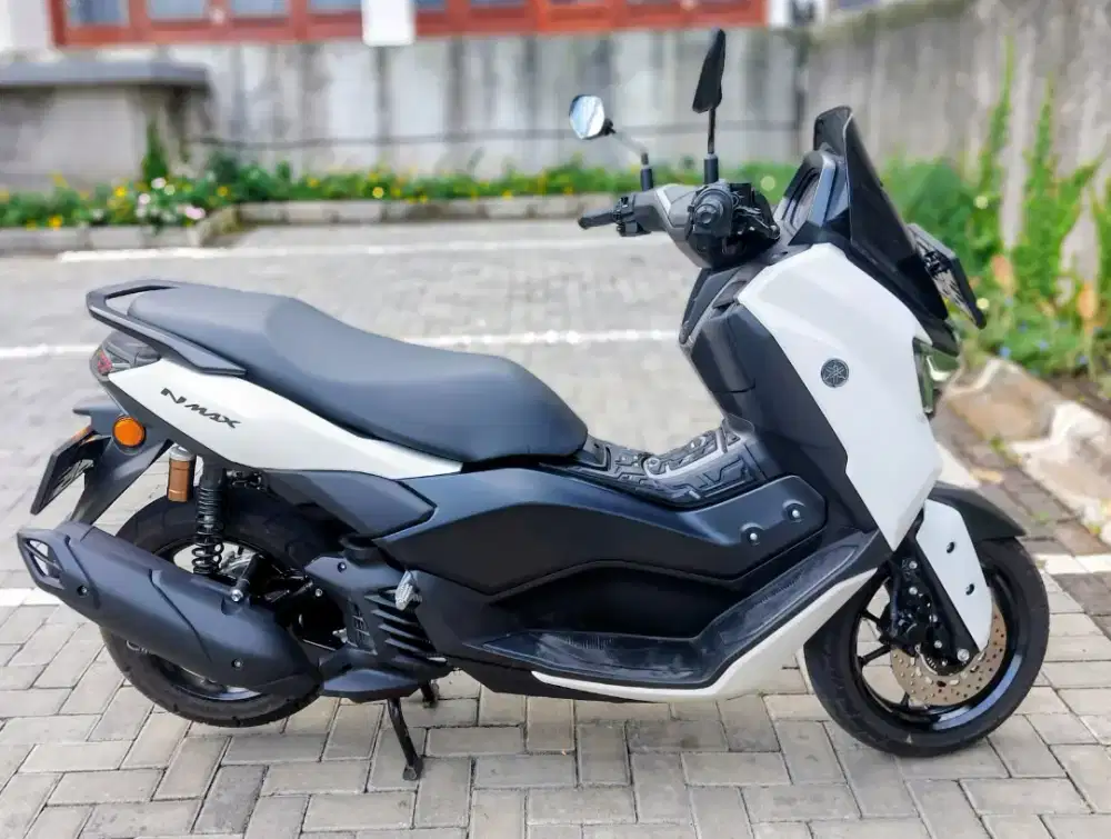 Nmax Neo S Putih 2025 sangat bagus KM rendah