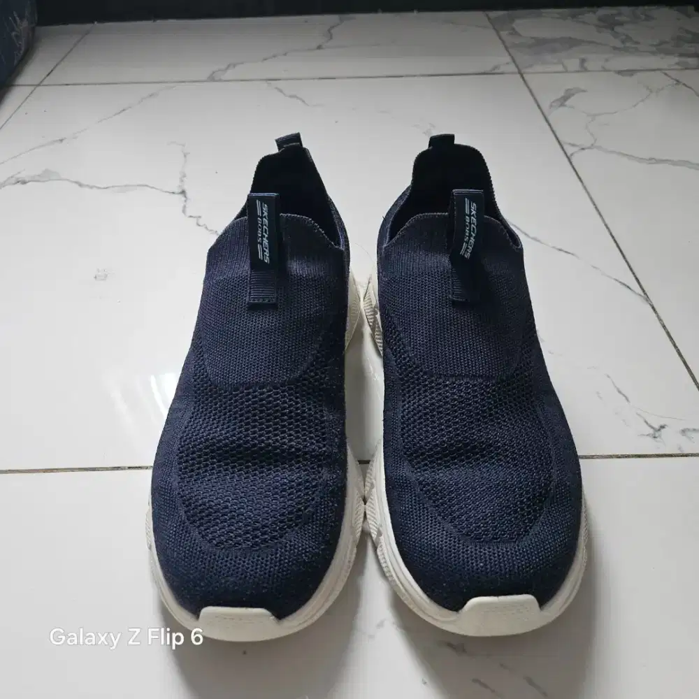 Skechers slip on mans