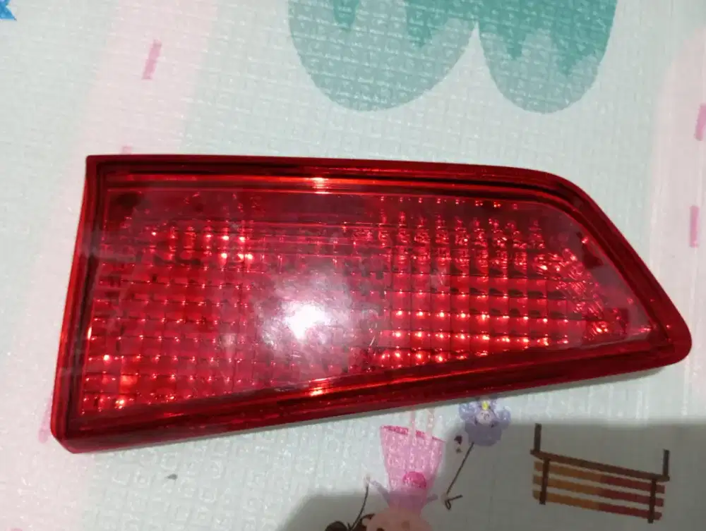 Reflektor belakang Avanza Veloz