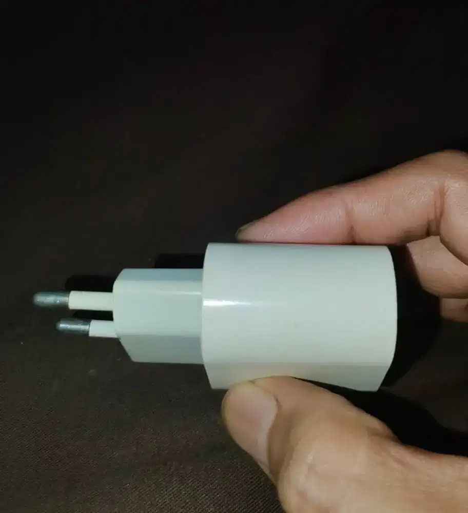 Kepala charger iPhone authentic.