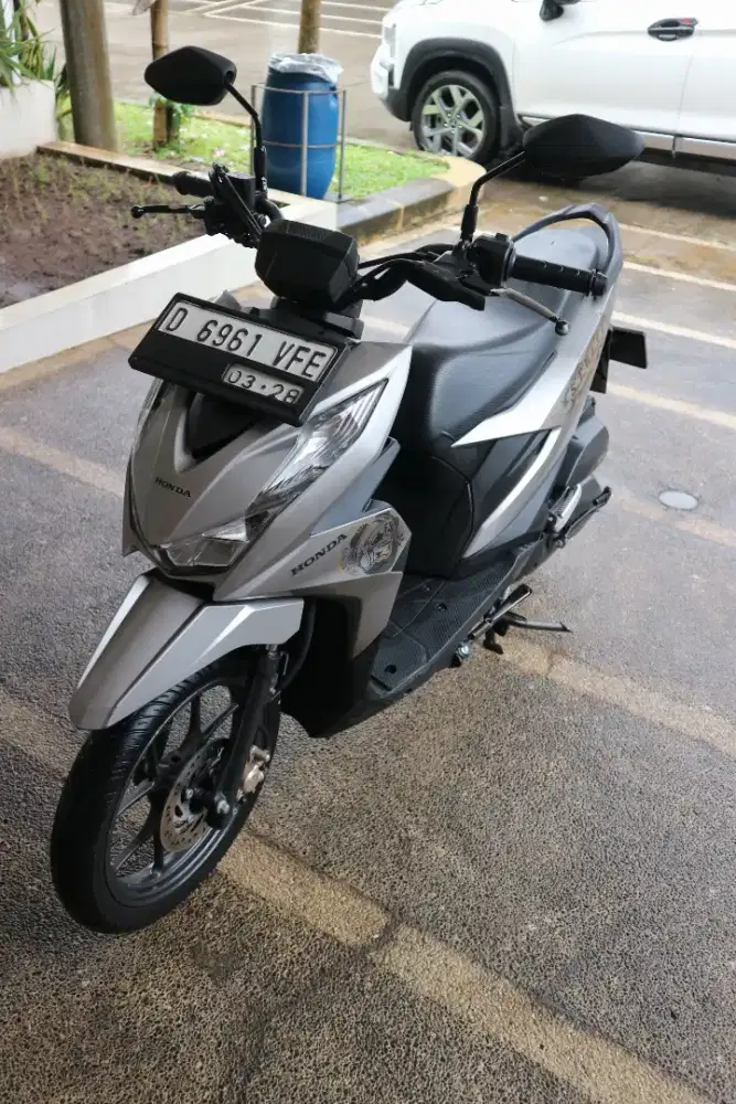 Beat street new 2023 silver low km