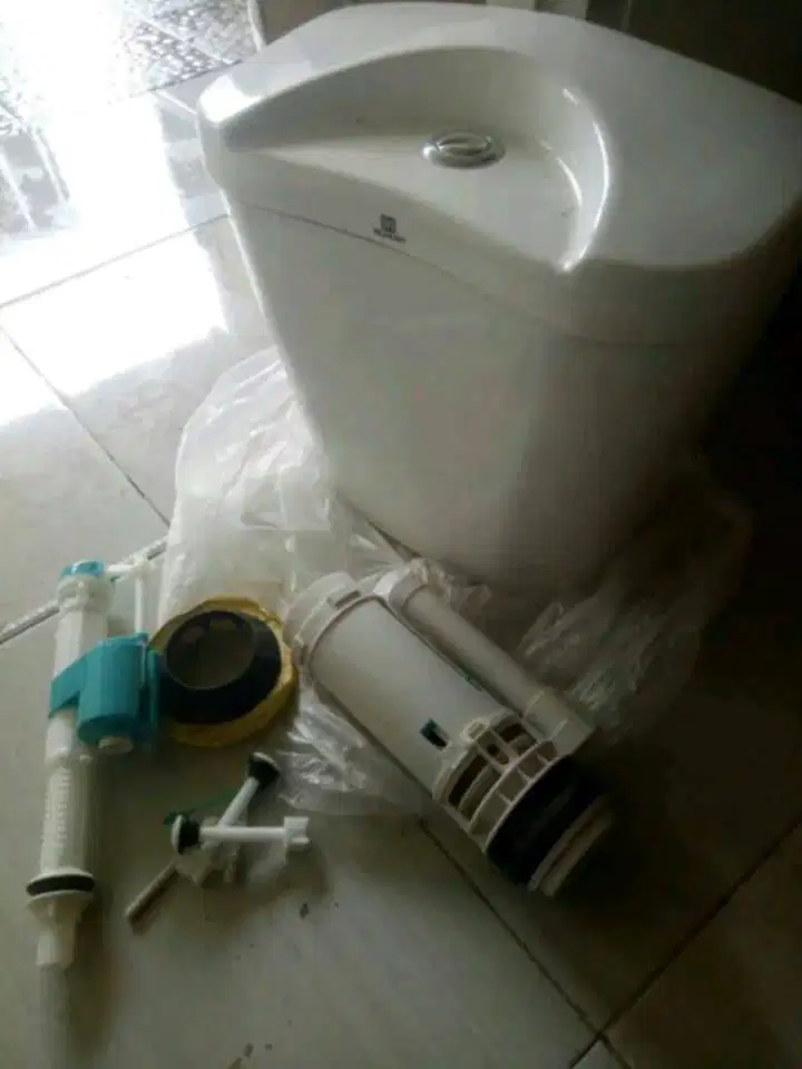 Closet duduk merk sunlot