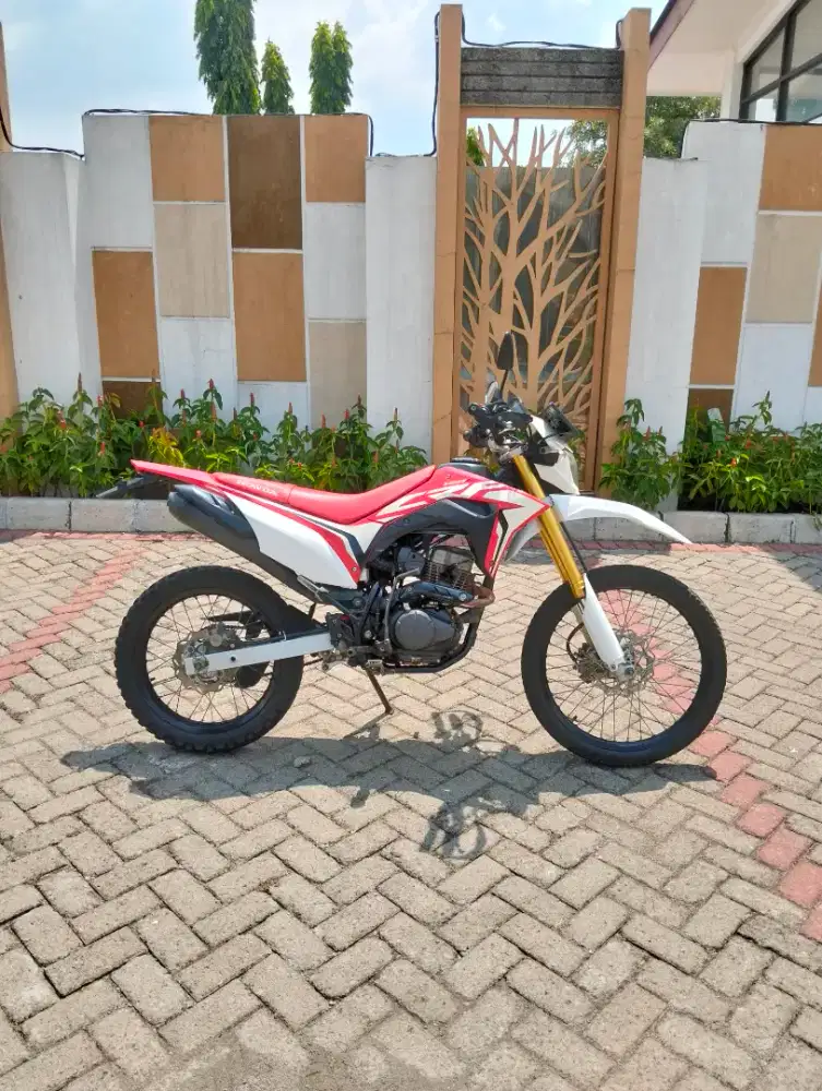 DIJUAL  MOTOR  HONDA  TRAIL  CRF  150. TAHUN 2020