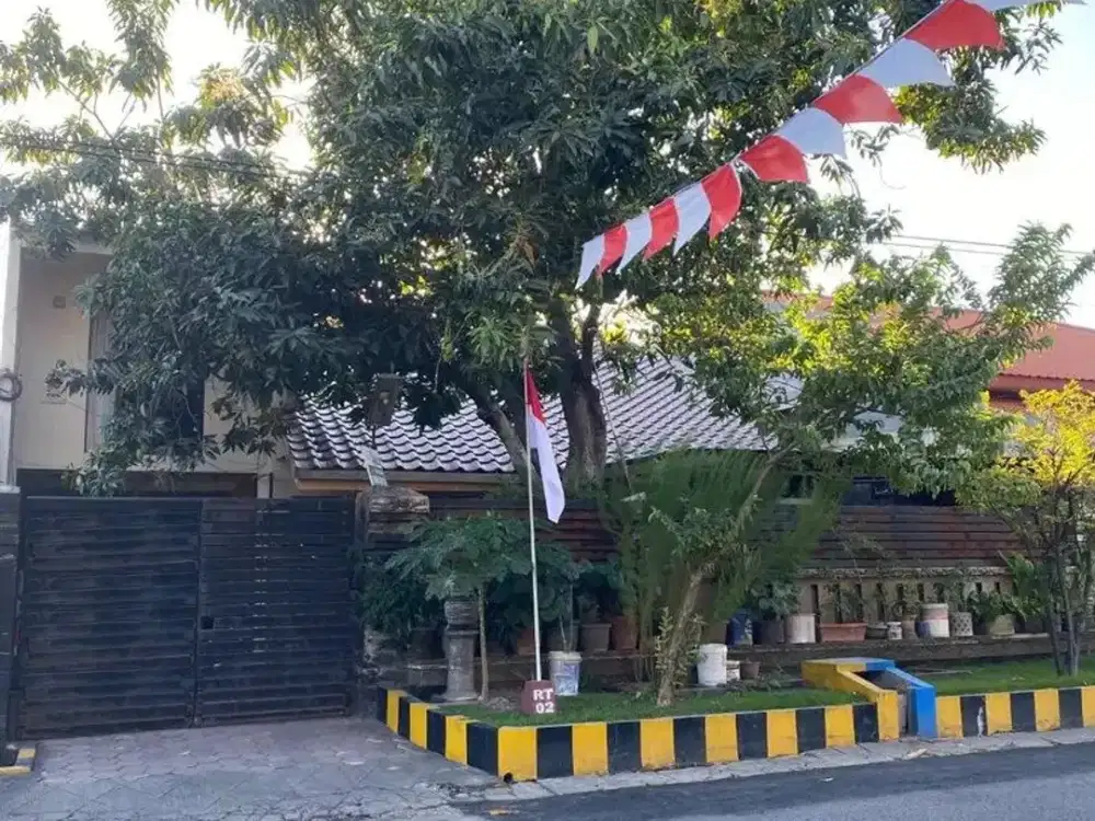 Rumah Second Rungkut Asri Dekat ke Jalan Raya,  Lokasi Strategis Dekat Merr