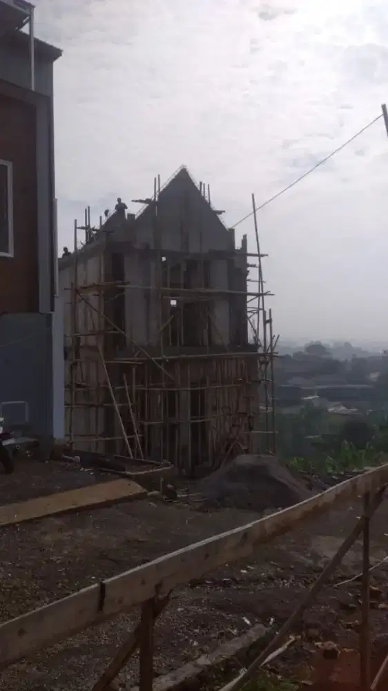 VILLA 3 LANTAI STRATEGIS ANTARA CIKUTRA DAGO RESORT S POOL 1M AN SHM