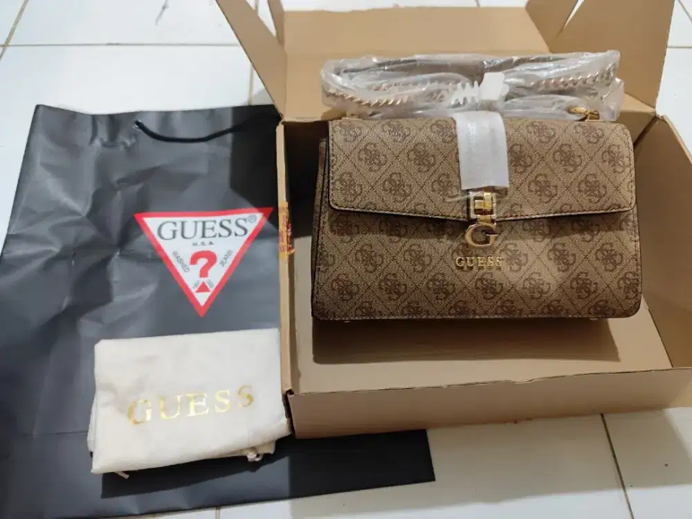 Tas guess original.  Zamira convertible flap bag