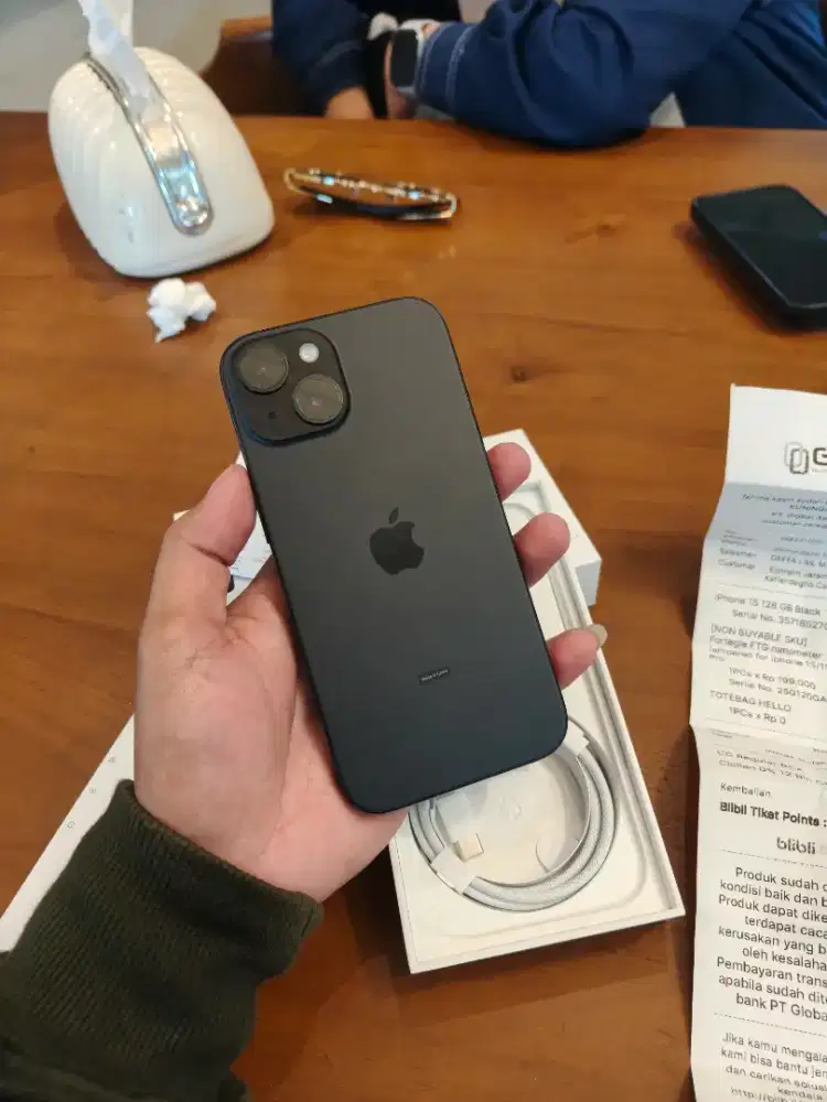 Iphone 15 128gb ibox fullset baru seminggu pakai